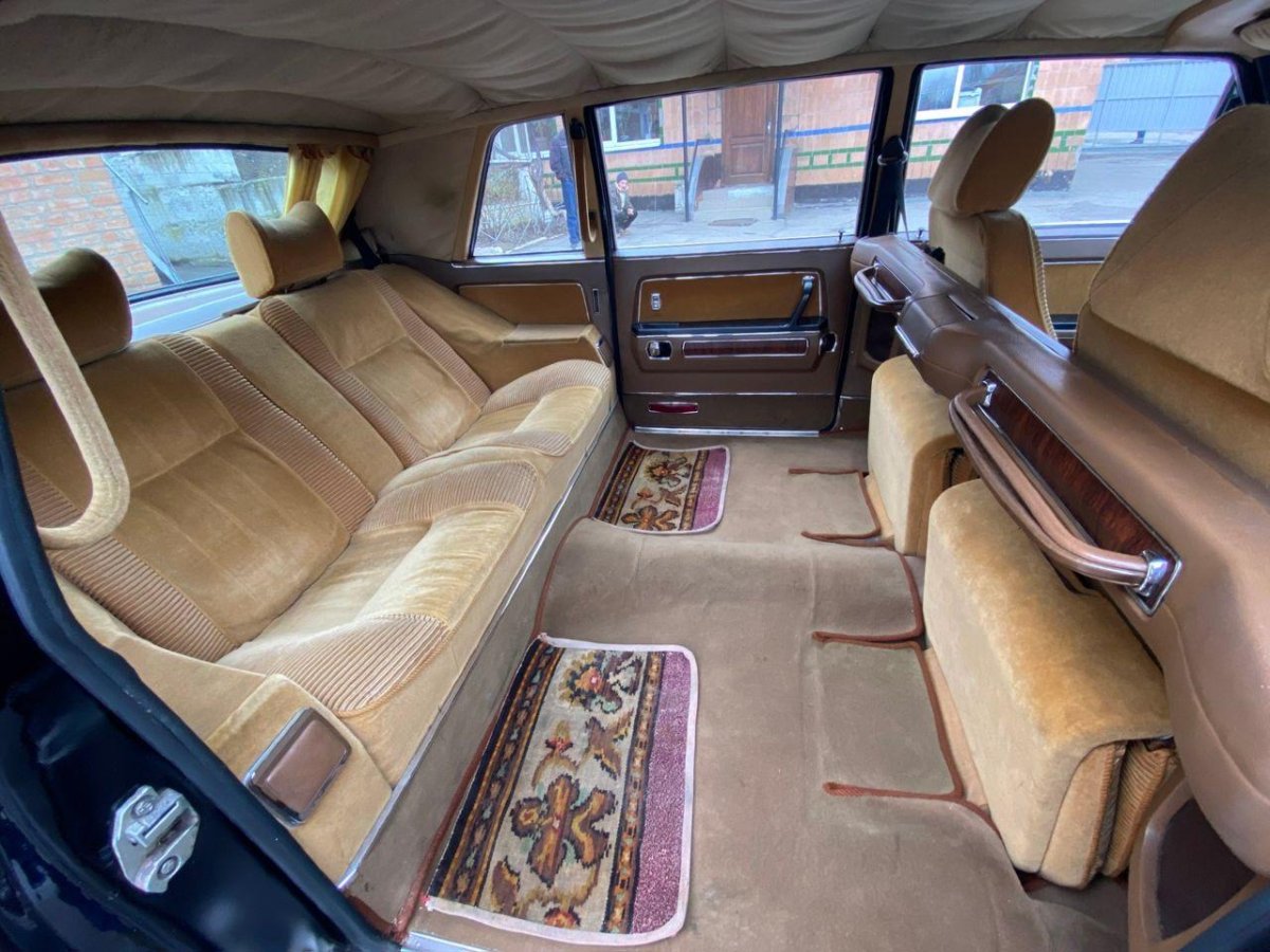 Чайка автомобиль ГАЗ 14 салон