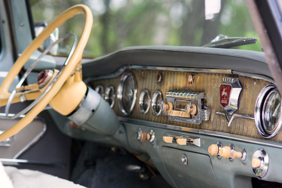 Приборная панель ГАЗ 13 Чайка