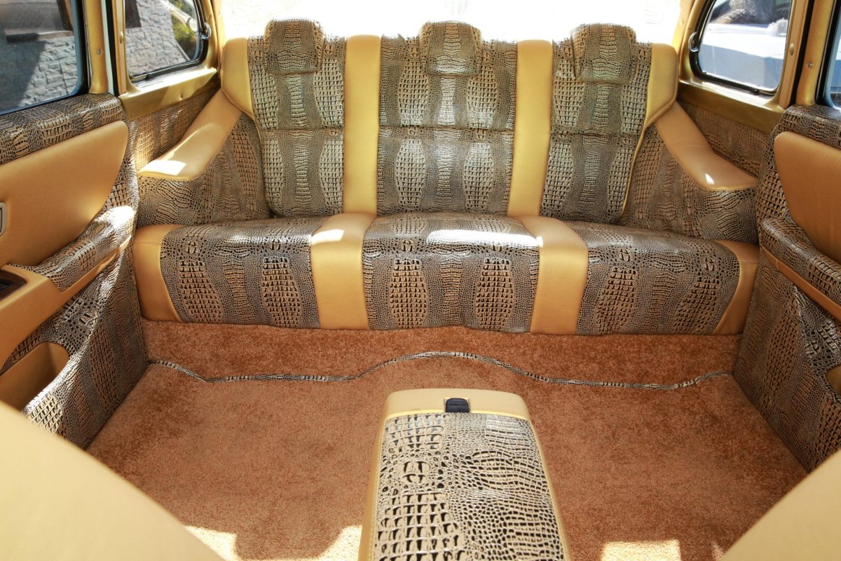 ГАЗ-13 Чайка салон сзади