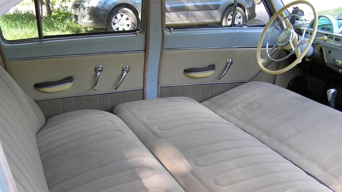 ГАЗ 24 Волга разложенный салон