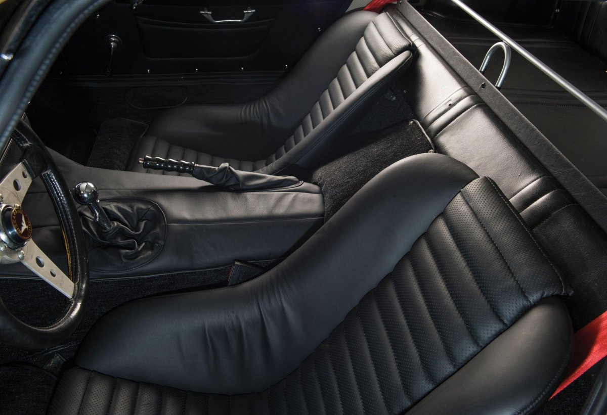 Bizzarrini gt 5300 Interior