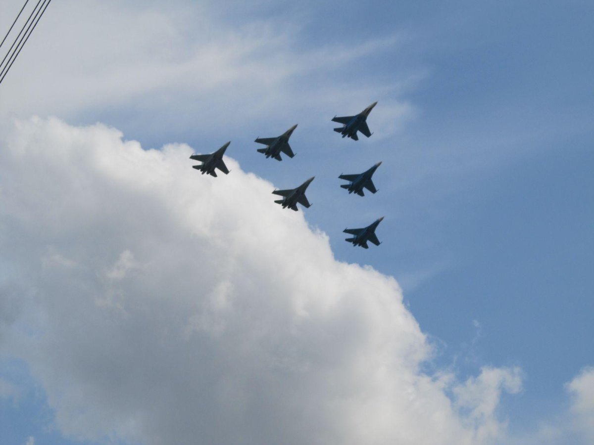 Военные самолеты в небе