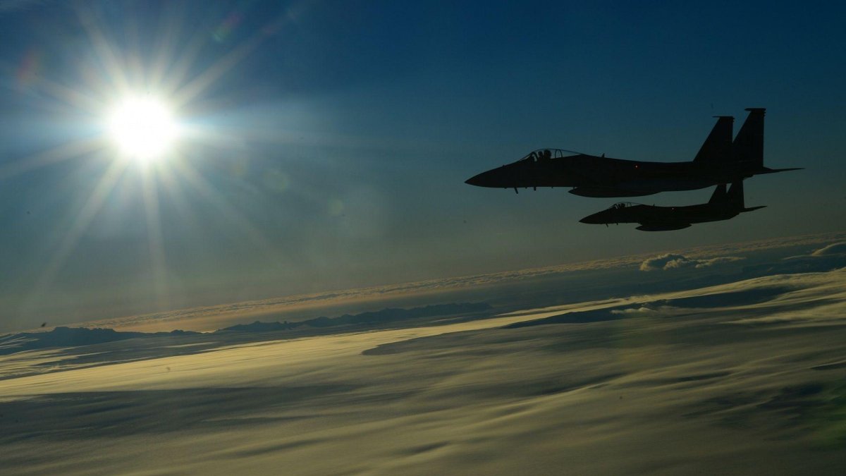 Самолет военный