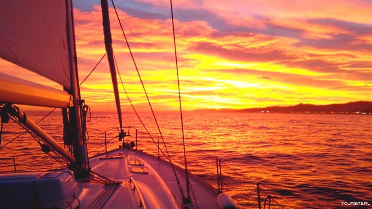 Яхта Аглая парусная