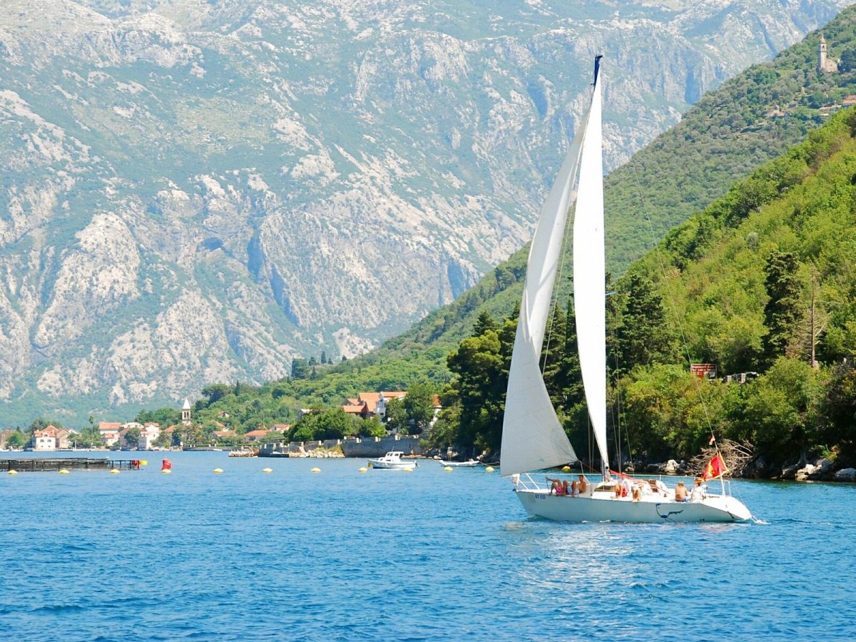 Парусные яхты в Черногории