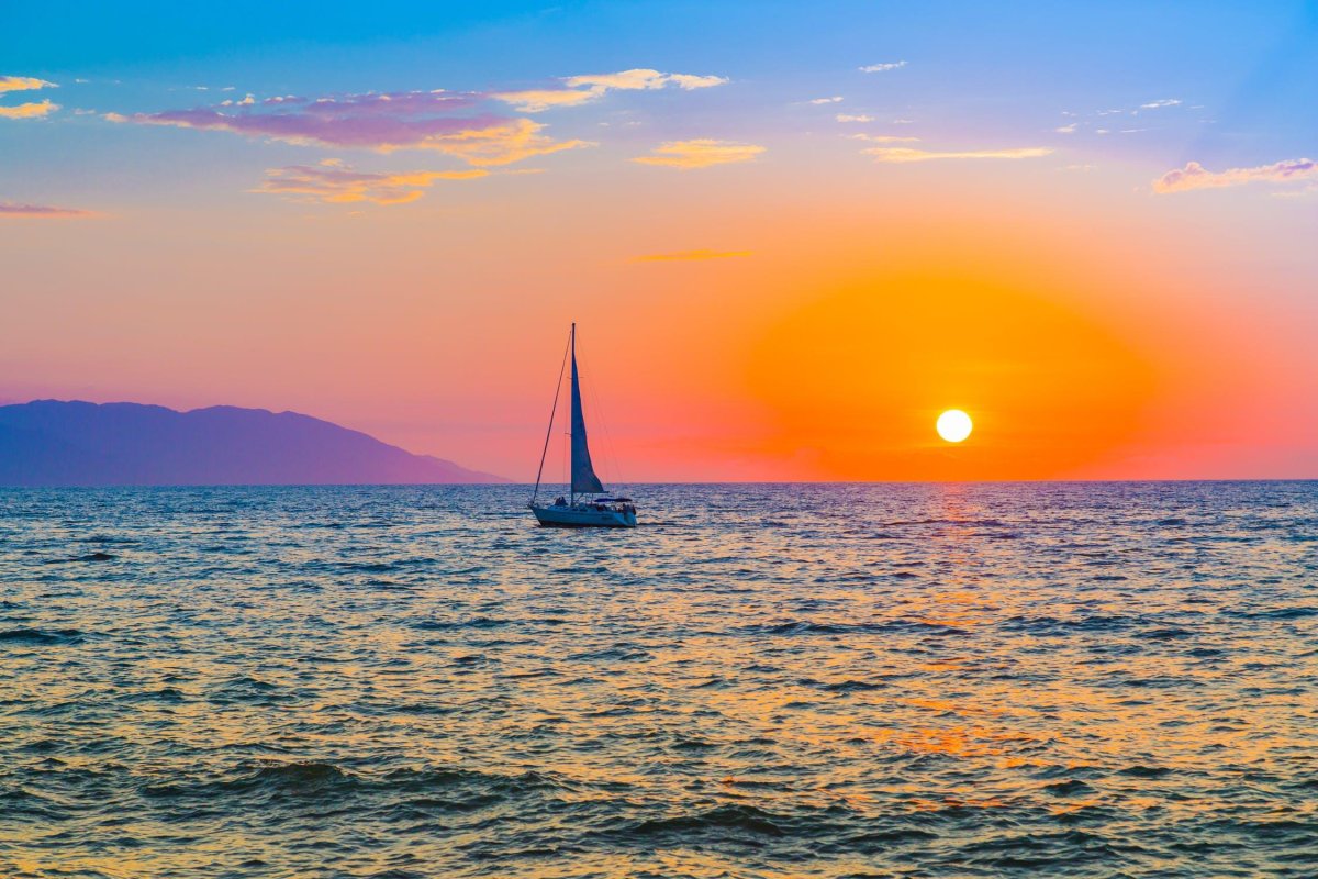 Рассвет на море