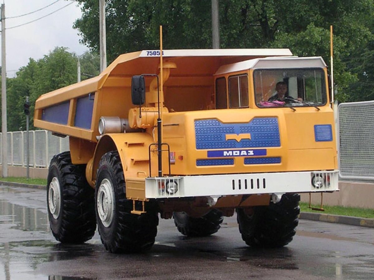 МОАЗ 75054