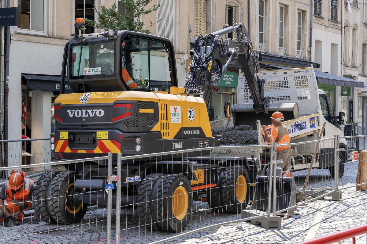 Мини-экскаватор Volvo ew60c