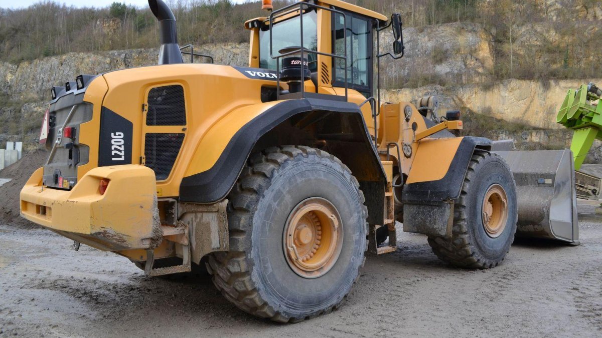 Погрузчик Volvo l220g