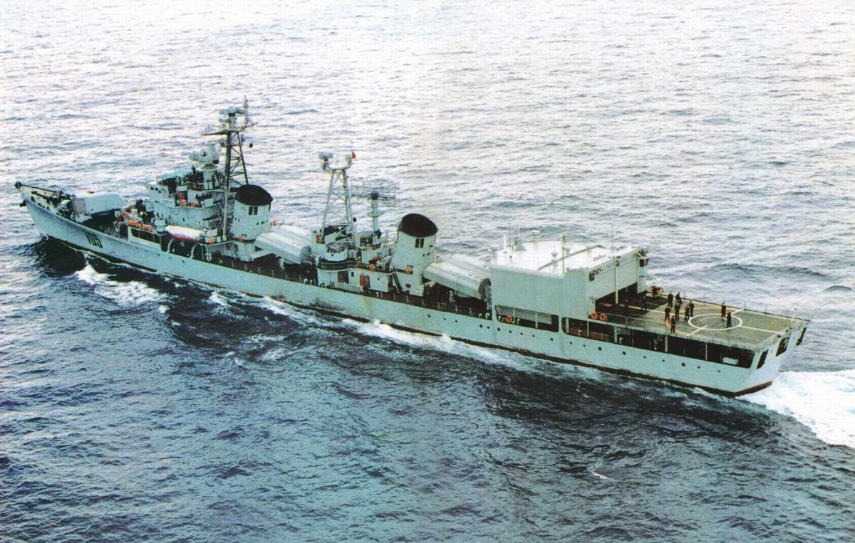 Type 051 Luda-II class DDG-105 Jinan