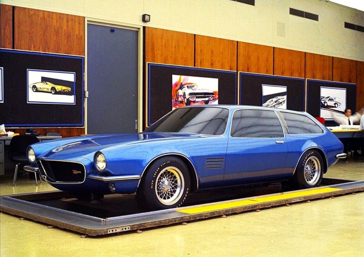 Олдтаймер в гараже