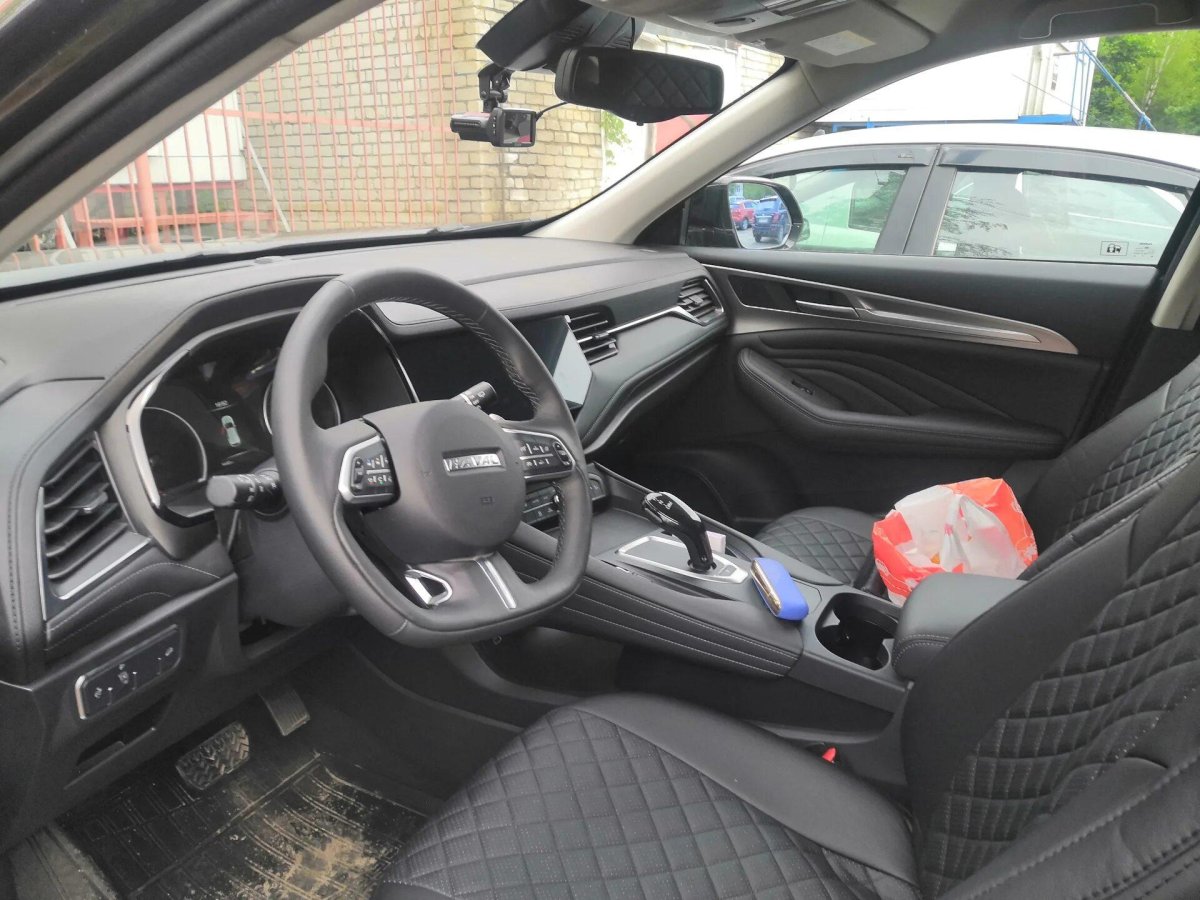 Haval f7 черный салон