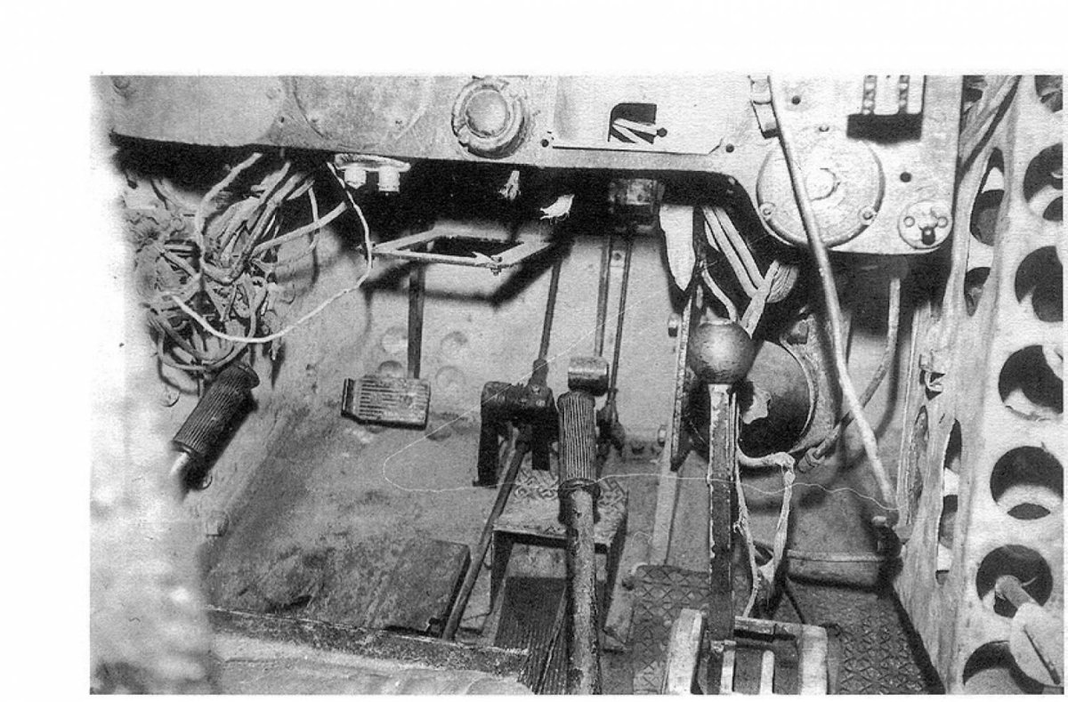 Место мехвода танка т-26