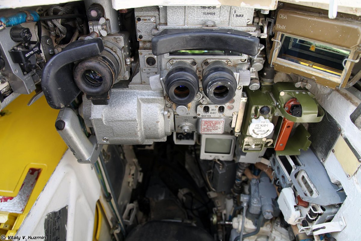 Внутри танка т 80