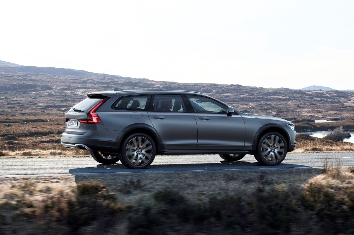 Volvo v90 Cross Country