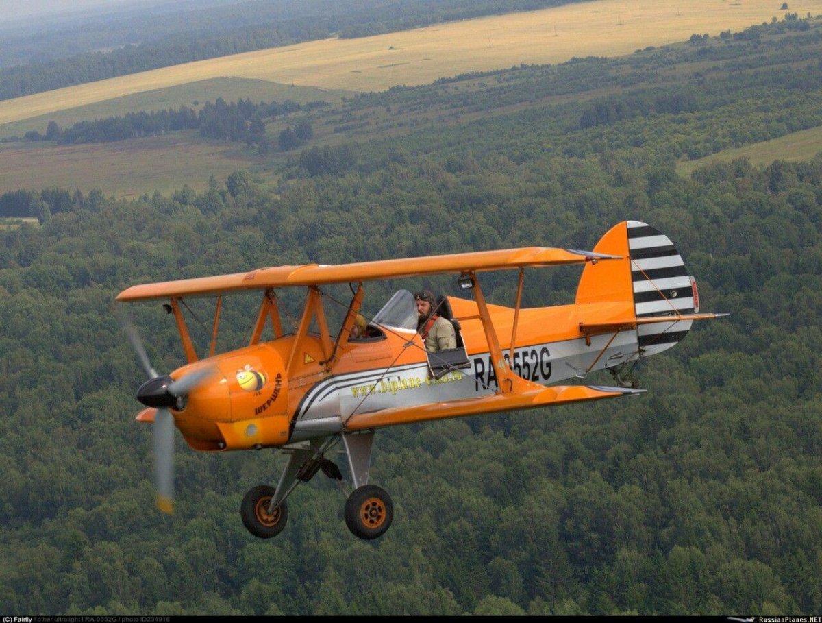 Самолет Пайпер биплан