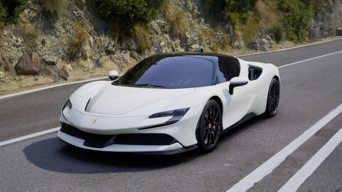 Феррари sf90 Stradale 2021