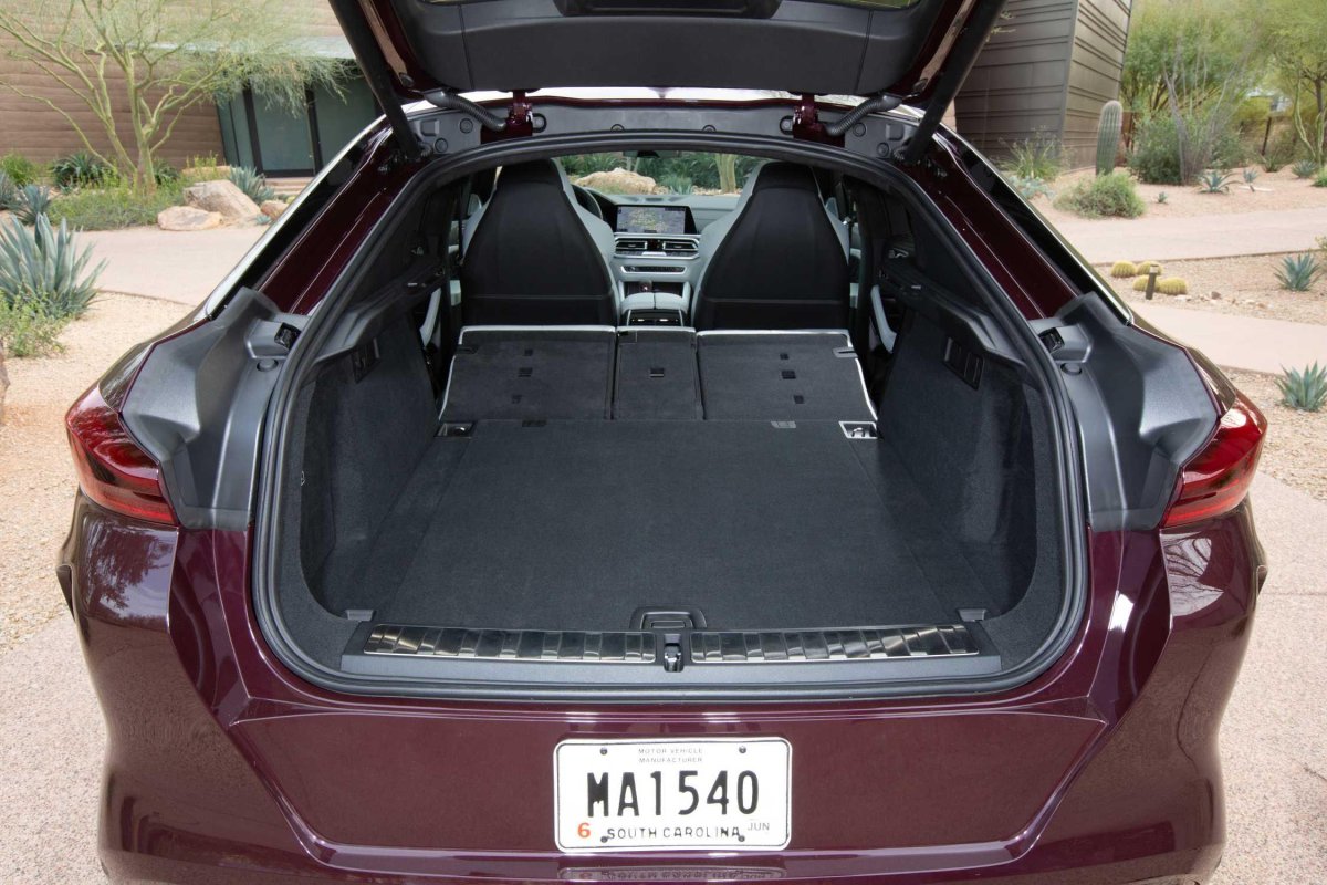 БМВ x6 2020 багажник