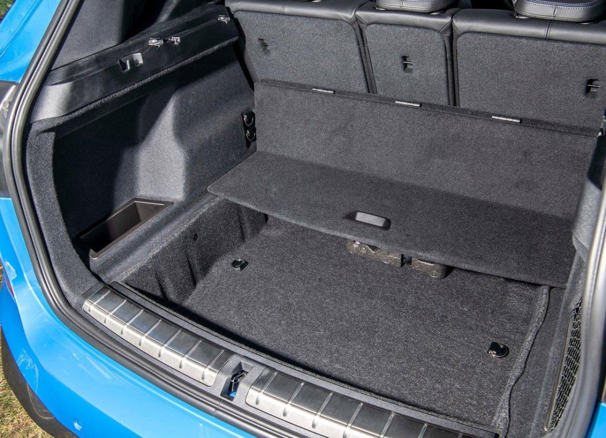 BMW x1 багажник