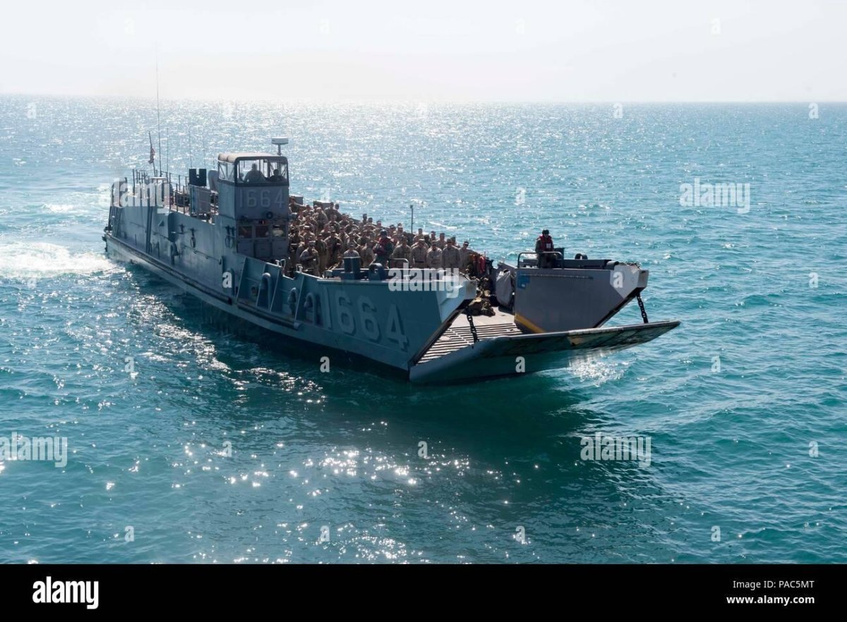 Десантный катер LCU 1610