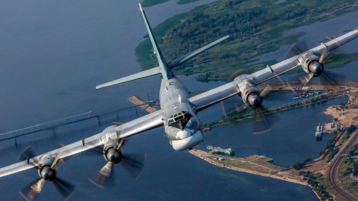 Стратегический бомбардировщик ту-95мс