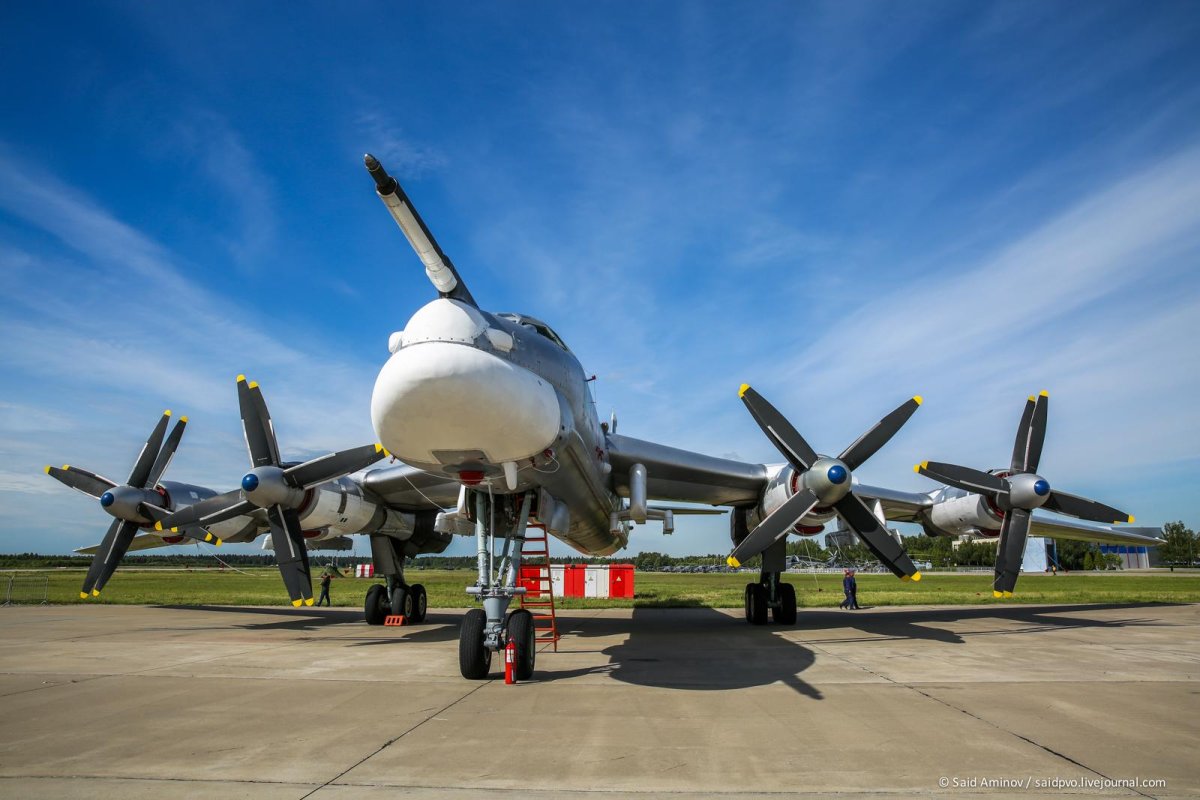 Турбовинтовой бомбардировщик ту 95