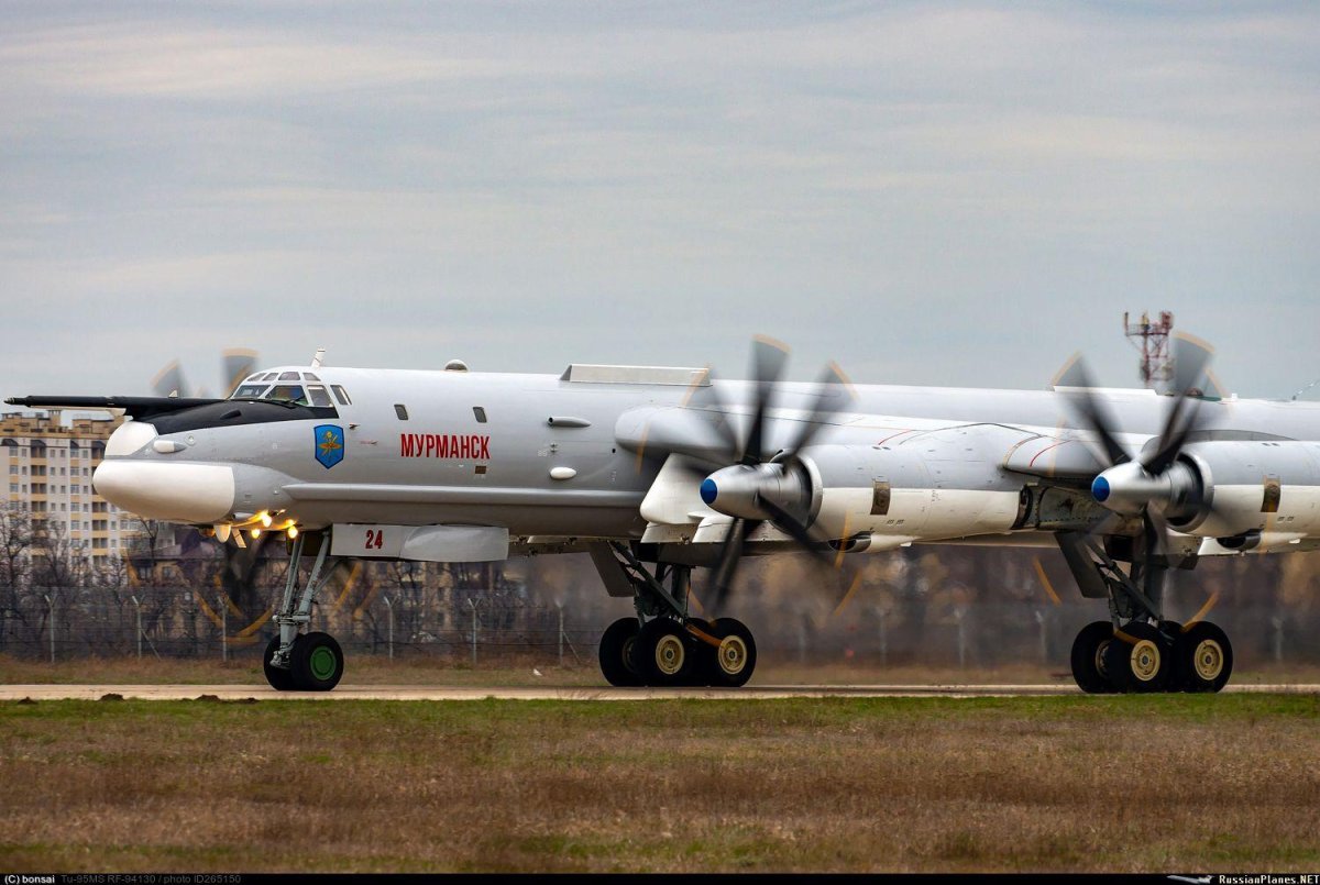 Ту-95 RF-94130
