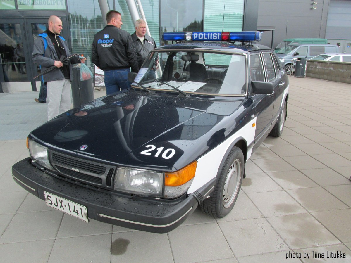 Saab 900 Police