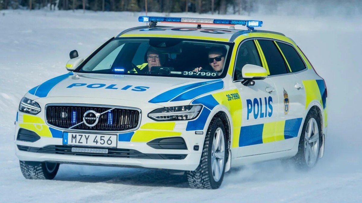 Volvo v90 Police