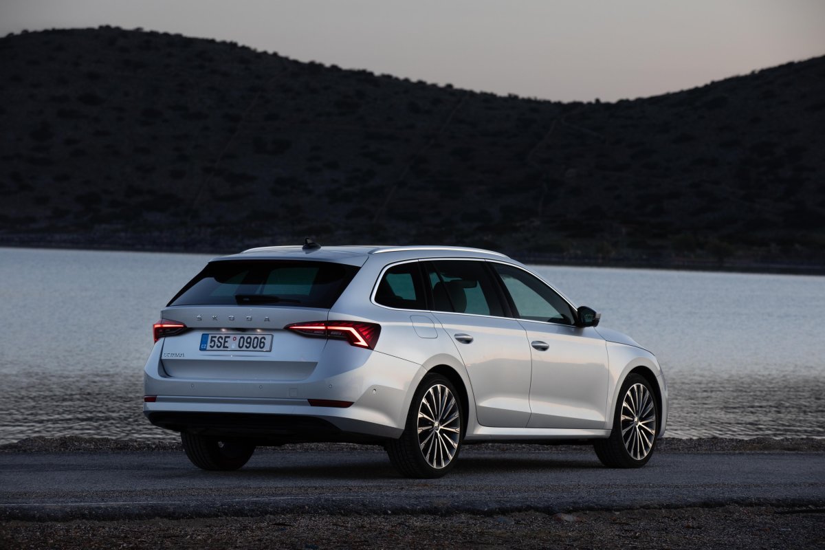 Шкода Октавия универсал 2021