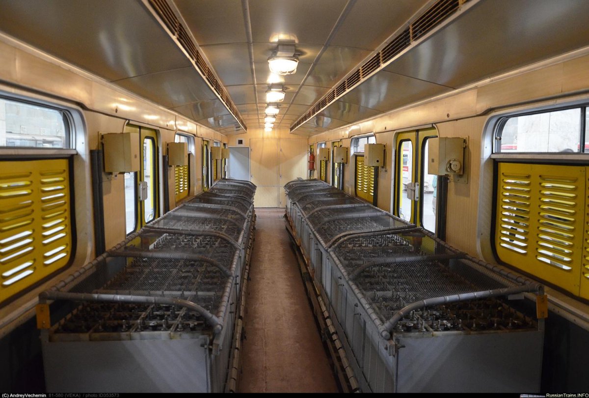 Старые вагоны метро