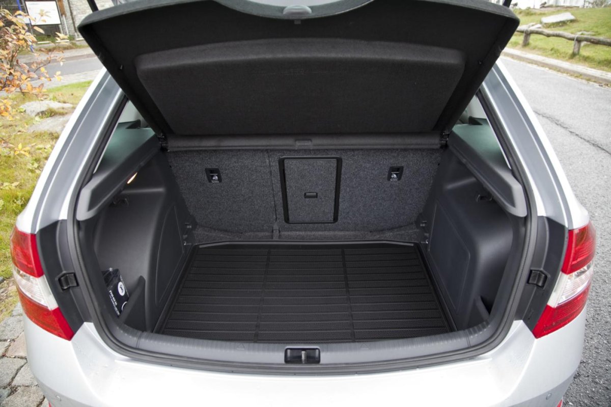 Багажник на Skoda Rapid 2014
