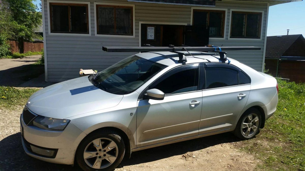 Skoda Rapid багажник на крышу