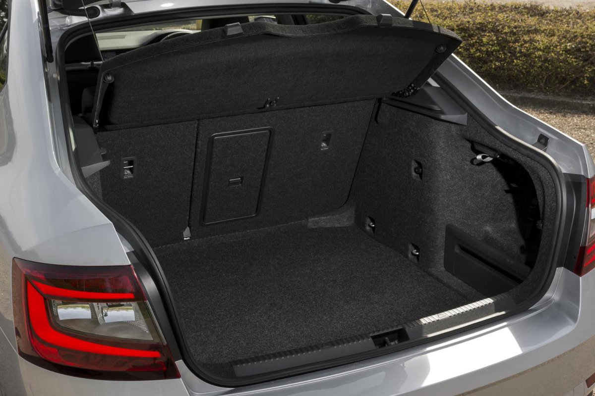 Шкода Октавия 2017 багажник