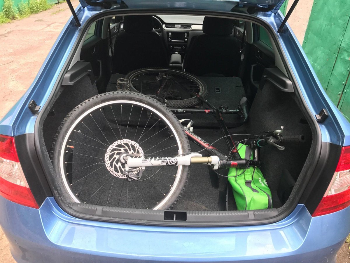 Велосипед в Skoda Rapid