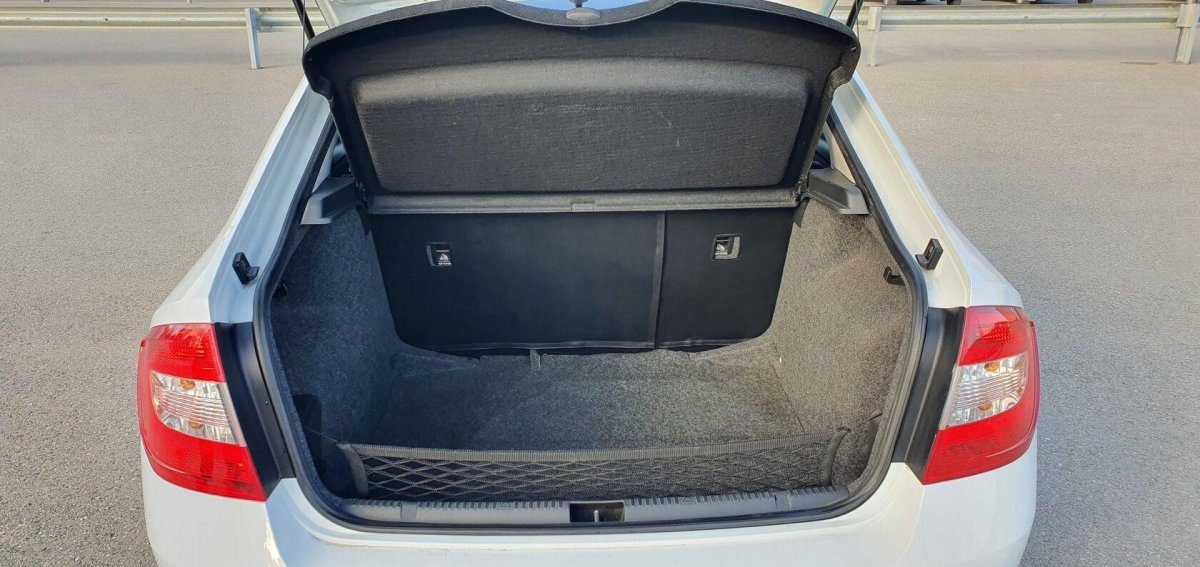 Шкода Рапид багажник