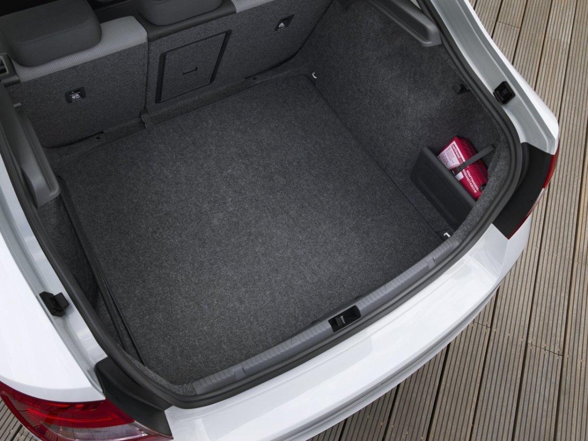 Шкода Рапид 2017 багажник