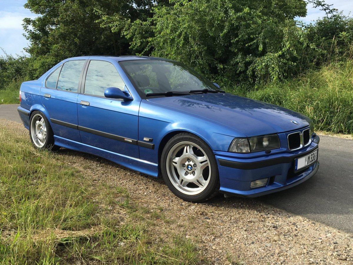 BMW m3 e36 sedan