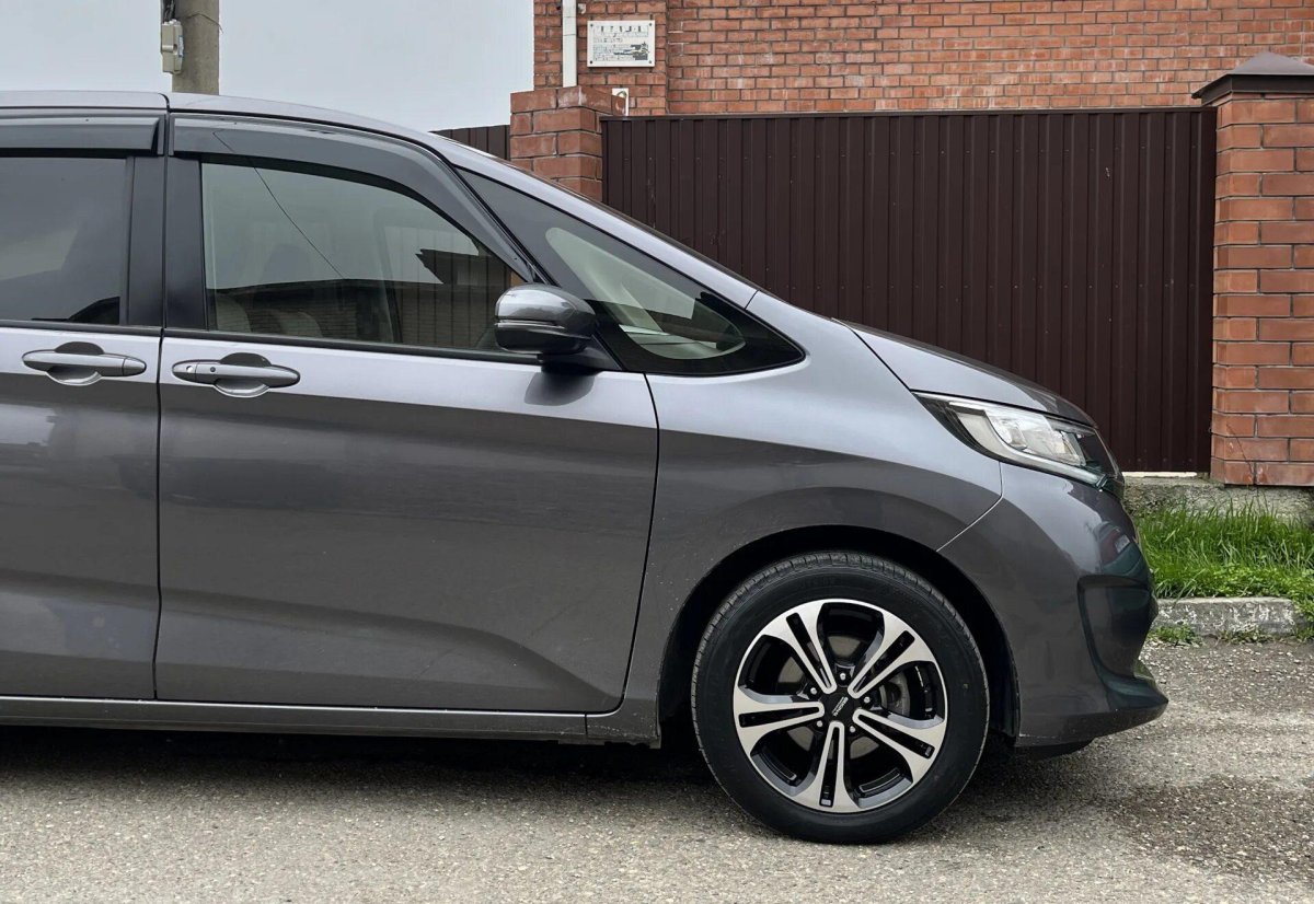 Хонда Фрид на 16 колесах