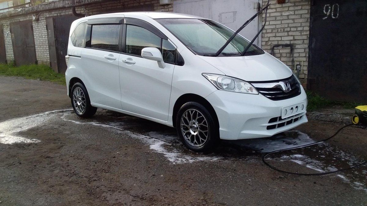 Хонда Фрид 2010
