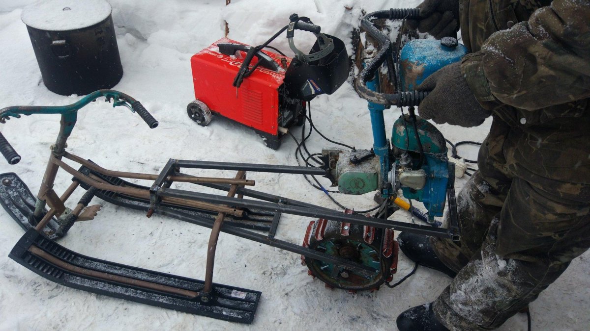 Мотосани из бензопилы Урал