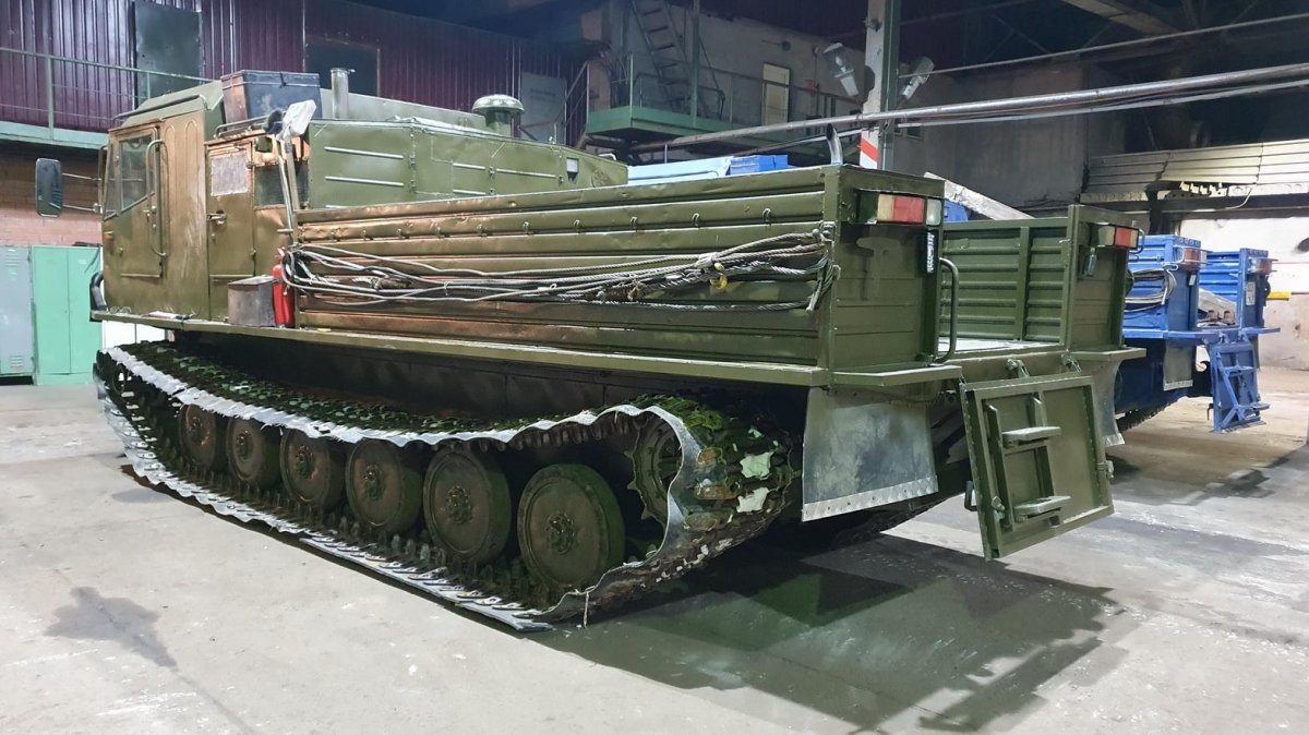 Гусеничный транспортёр тм120