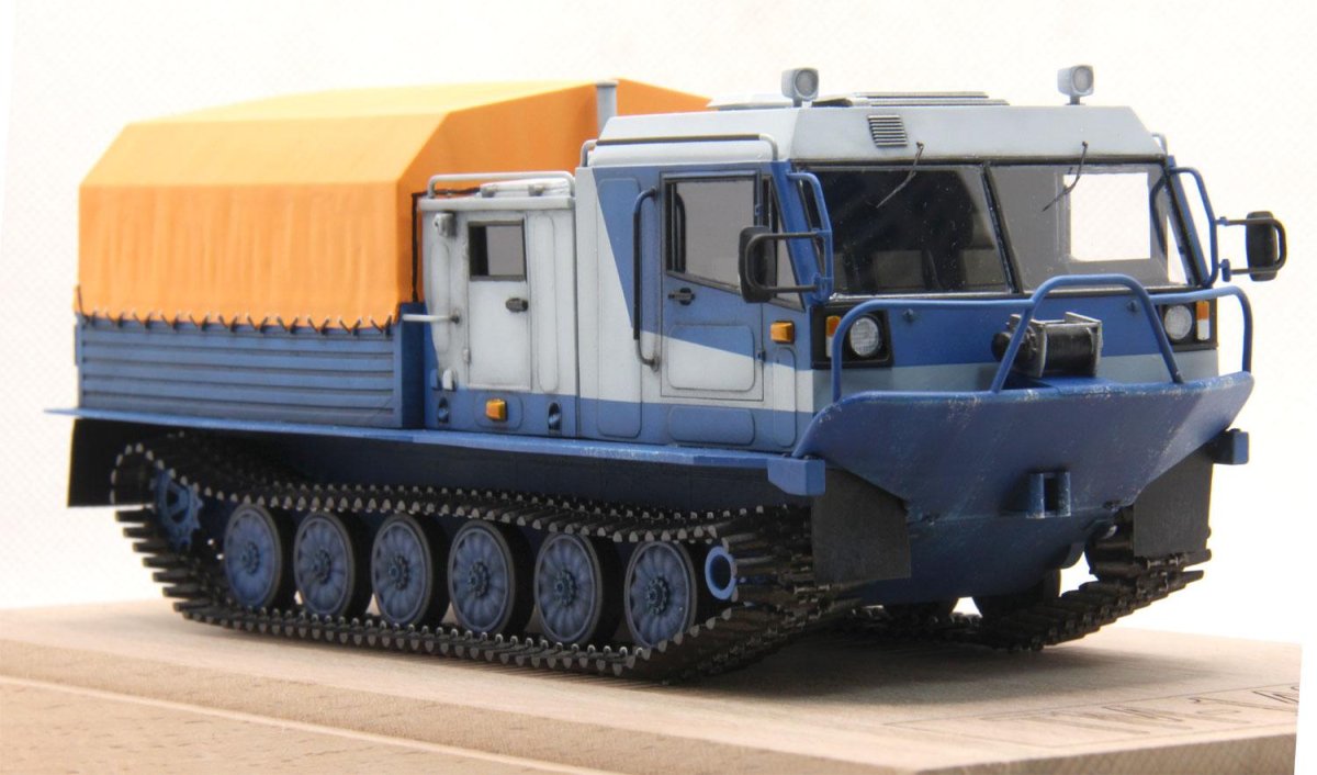 Гусеничный плавающий вездеход тм140