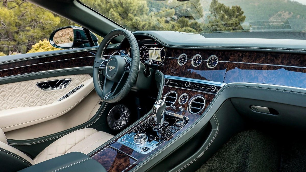Bentley Continental gt 2020 салон