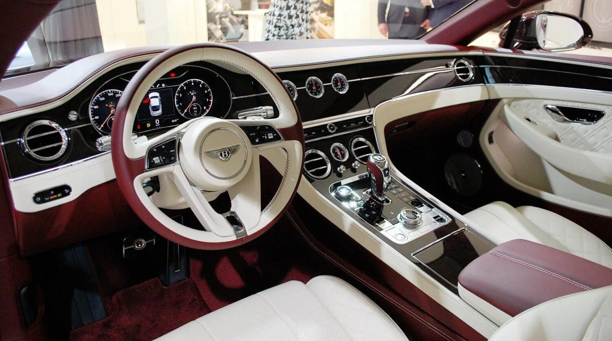 Bentley Continental gt 2022 салон
