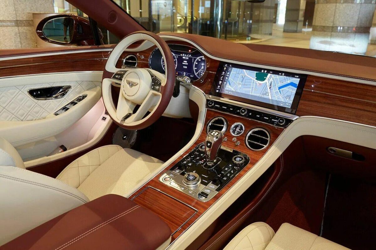 Bentley Continental gt 2020 салон
