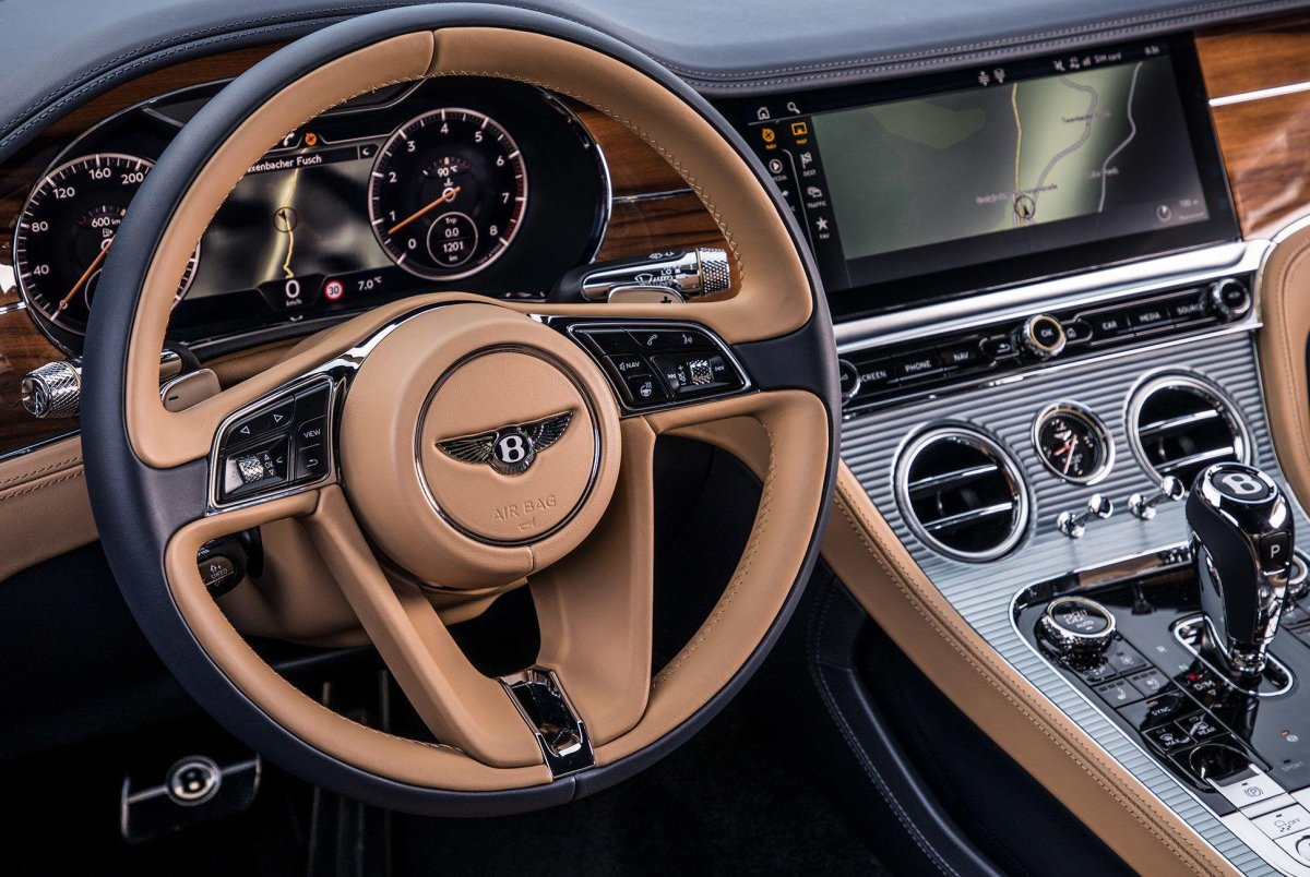 Bentley Continental салон 2019
