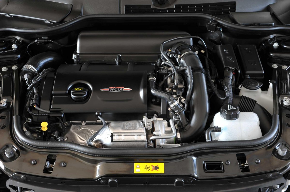 Мини Купер двигатель 1 и 4