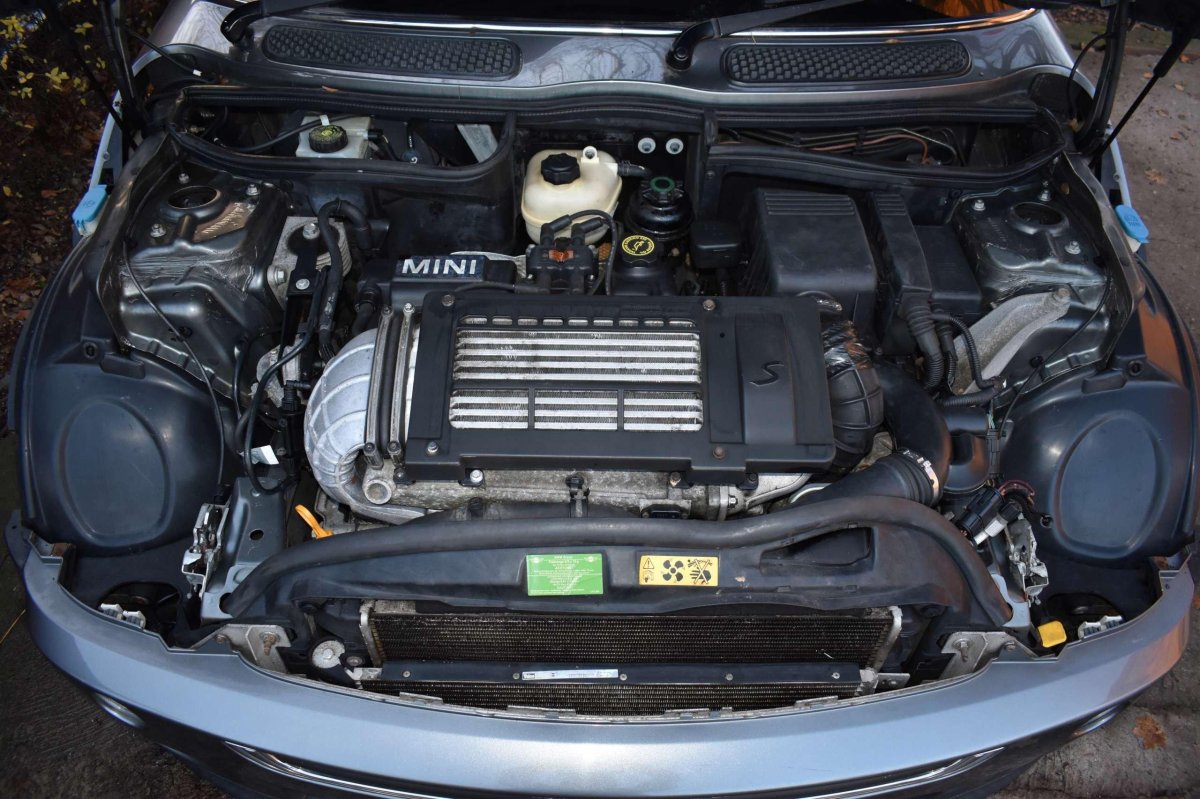Мини Купер двигатель