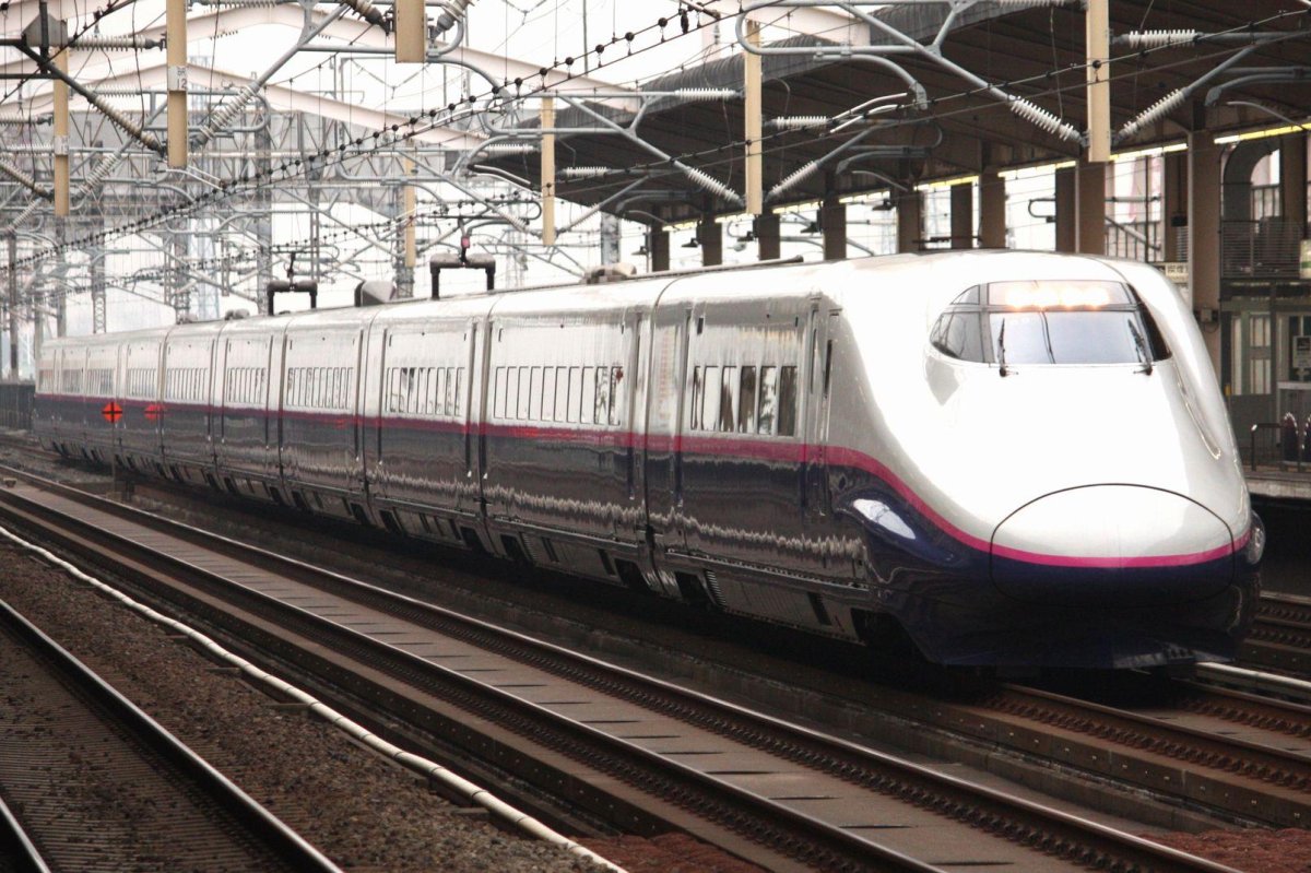 Shinkansen e2